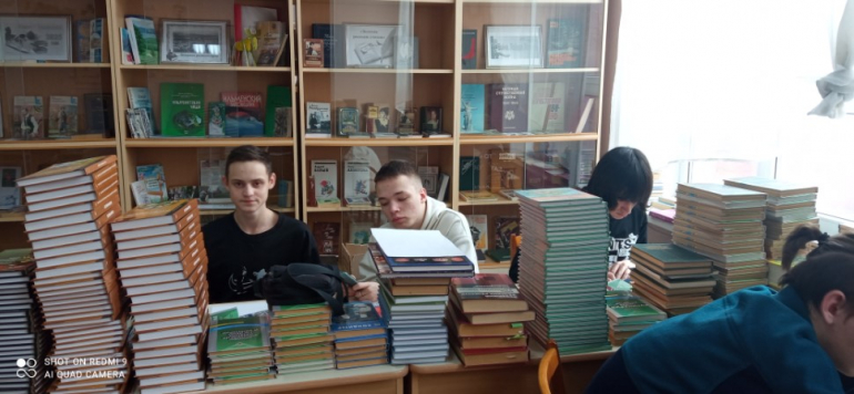 7 февраля зав. библиотекой Н.В. Пензина провела в гр.146 классный час "Сталинград…"