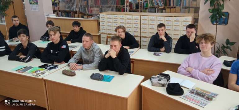 10 марта в гр. 146 зав. библиотекой Пензина Н.В. провела классный час  "Язык - душа народа"